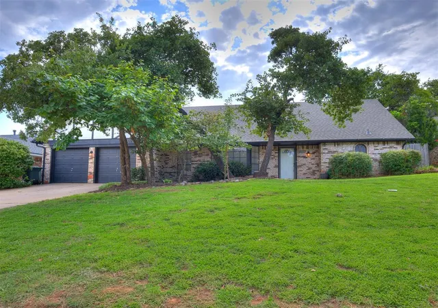 50th image of 1005 Mary Lee Ln, Edmond, OK 73034 | MLS# 1238434
