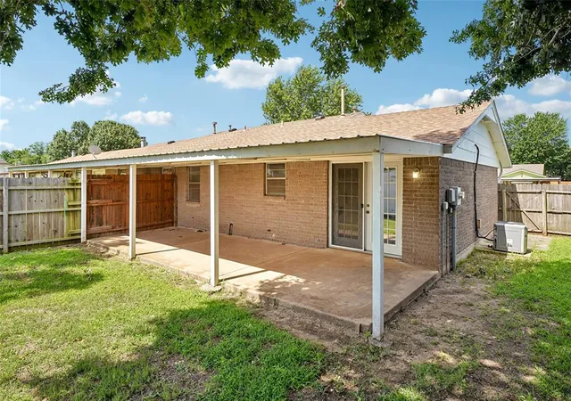 Listing Photo 5 - Condo for sale in building located at 8404 S Brookline Ave, Oklahoma City, OK 73159