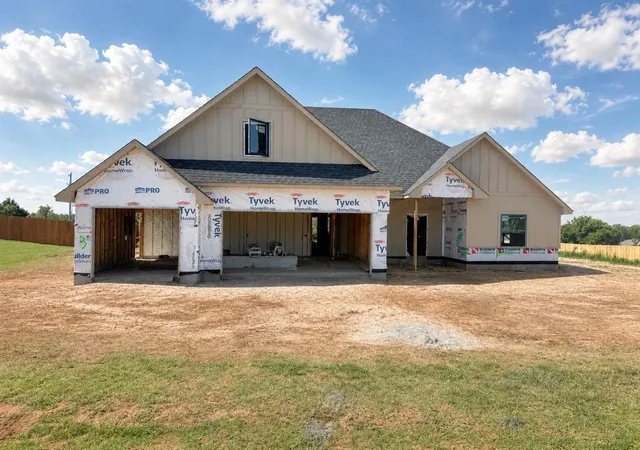 Photo 1 of Sale Pending at 4660 Ranchero Dr, Edmond, OK 73025 | MLS# 1238440 | Listing updated on 2026-09-04