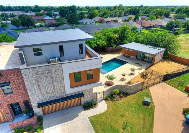 1st image of 571 S Fretz Ave, Edmond, OK 73003 | MLS# 1238443