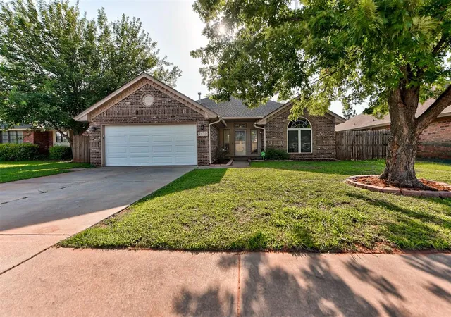 Photo 2 of Single family home for sale at 2620 Sequoyah Ave, Moore, OK 73160 | MLS# 1238453 | Listing updated on 2026-09-01