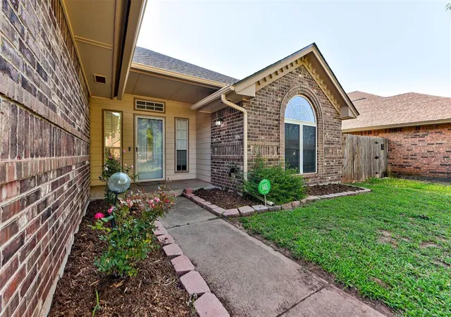 Photo 3 of Single family home for sale at 2620 Sequoyah Ave, Moore, OK 73160 | MLS# 1238453 | Listing updated on 2026-09-01