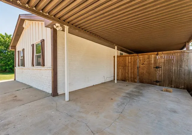 Homes for sale in Cashion, OK | 521 N 3rd St, Cashion, OK 73016 | MLS# 1238473