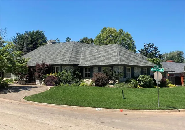 2nd image of 6815 N Country Club Dr, Oklahoma City, OK 73116 | MLS# 1238484