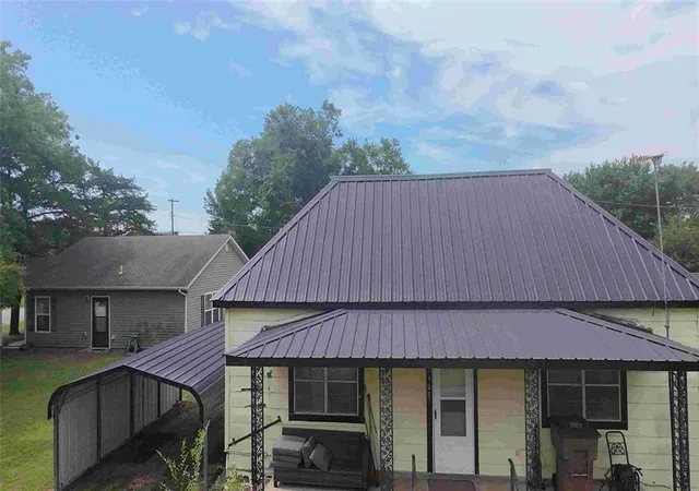 2nd image of 407 W Franklin St, Maud, OK 74854 | MLS# 1238493