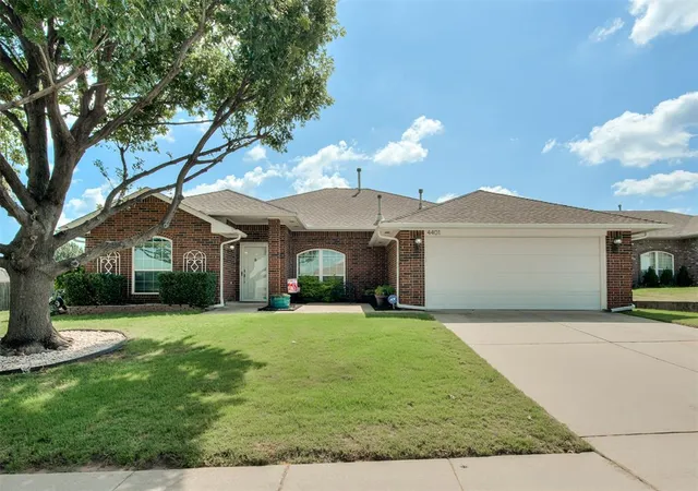 Single family home for sale at 4401 Spotted Owl Cir, Norman, OK 73072 | MLS# 1238508