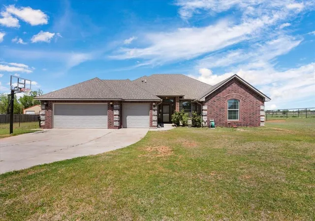 1st image of 2004 County Road 1198, Tuttle, OK 73089 | MLS# 1238513