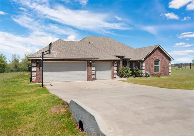 Photo 3 of Single family home for sale at 2004 County Rd 1198, Tuttle, OK 73089 | MLS# 1238513 | Listing updated on 2026-07-15