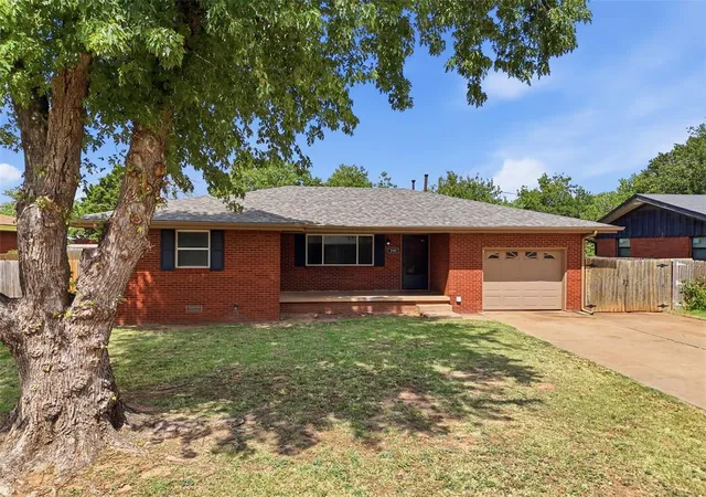 2nd image of 1320 S 11th St, Kingfisher, OK 73750 | MLS# 1238519