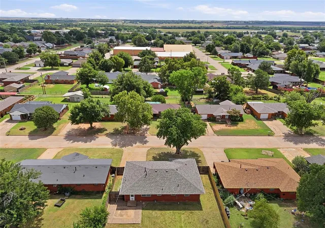 37th image of 1320 S 11th St, Kingfisher, OK 73750 | MLS# 1238519