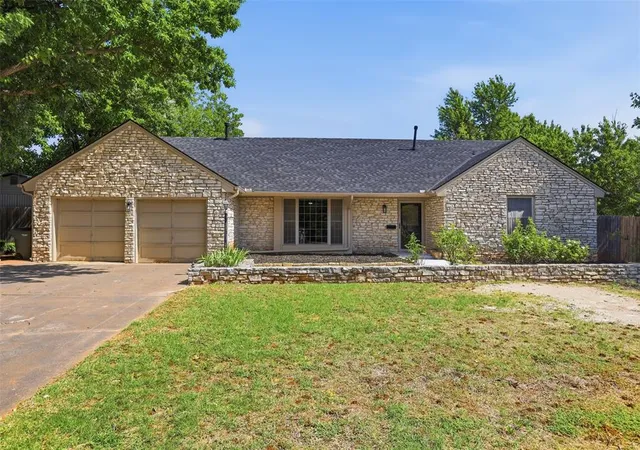 Homes for sale in Edmond, OK | 1221 Pepperdine Ave, Edmond, OK 73013 | MLS# 1238520