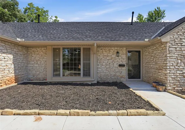 Homes for sale in Edmond, OK | 1221 Pepperdine Ave, Edmond, OK 73013 | MLS# 1238520