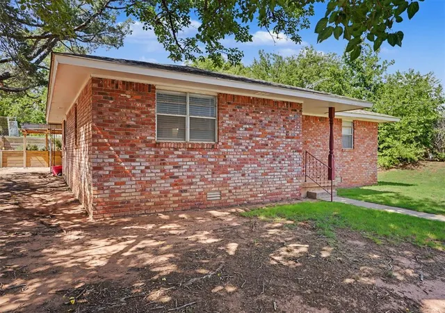 Homes for sale in Sayre, OK | 111 W Cedar Ave, Sayre, OK 73662 | MLS# 1238524
