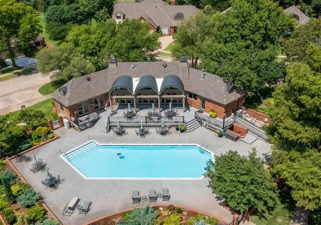 49th image of 1129 Pinehurst Dr, Norman, OK 73072 | MLS# 1238536
