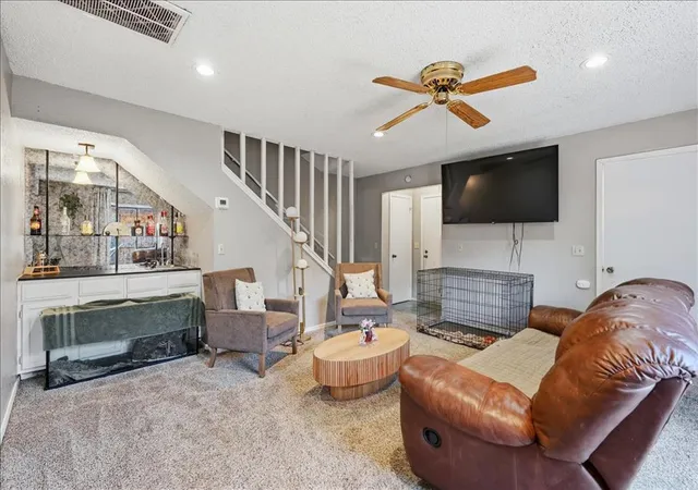 3rd image of 1312 Pennington Ave, Edmond, OK 73012