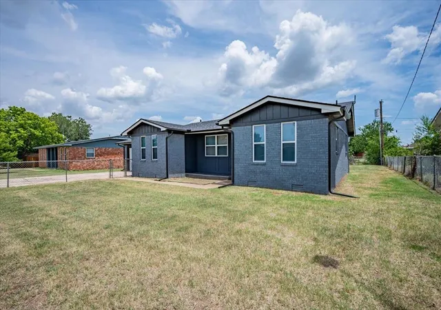 Homes for sale in Chickasha, OK | 119 Windsor Rd, Chickasha, OK 73018 | MLS# 1238544