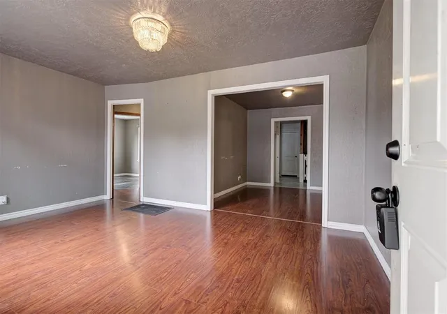 3rd image of 528 Sw 48Th St, Oklahoma City, OK 73109 | MLS# 1238545