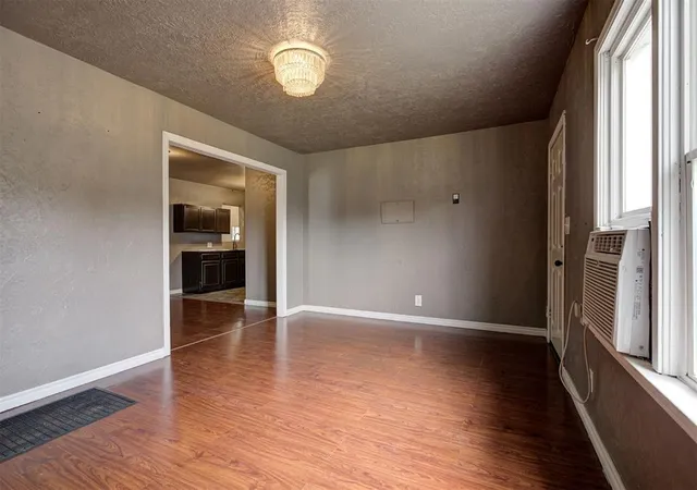 5th image of 528 Sw 48Th St, Oklahoma City, OK 73109 | MLS# 1238545
