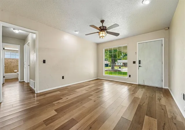 Homes for sale in Moore, OK | 1013 Nw 5Th St, Moore, OK 73160 | MLS# 1238547