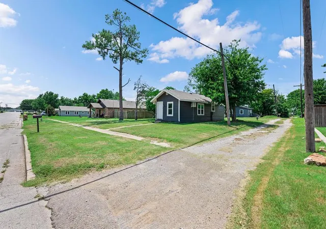 3rd image of 415 S 4Th Ave, Purcell, OK 73080 | MLS# 1238556