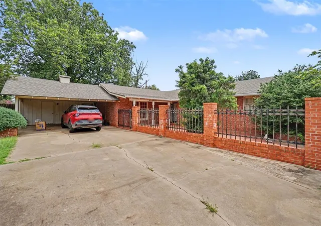 Homes for sale in Hobart, OK | 101 E Dogwood St, Hobart, OK 73651 | MLS# 1238560