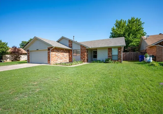 Homes for sale in Midwest City, OK | 10605 Kristie Ln, Midwest City, OK 73130 | MLS# 1238561