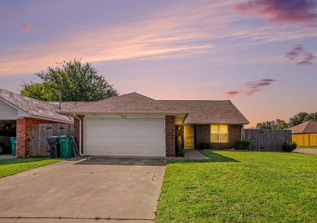 1st image of 12288 Sw 11th St, Yukon, OK 73099 | MLS# 1238573