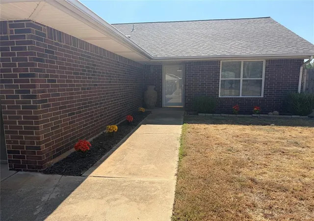 Photo 3 of Sale Pending at 12288 Sw 11th Street, Yukon, OK 73099 | MLS# 1238573 | Listing updated on 2026-10-04