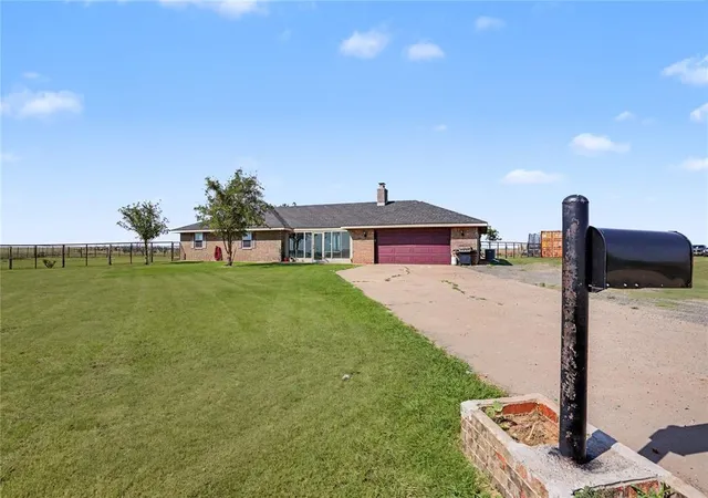 Homes for sale in Altus, OK | 19298 East County Road 169, Altus, OK 73521 | MLS# 1238579