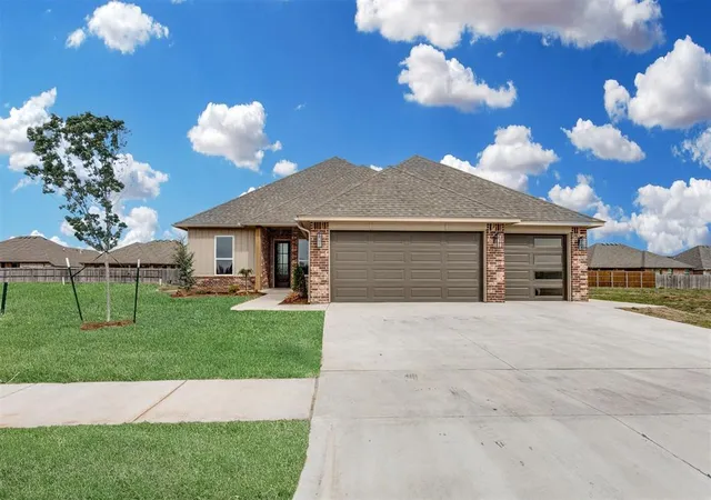 1st image of 2900 River Birch Ln, Yukon, OK 73099 | MLS# 1238581