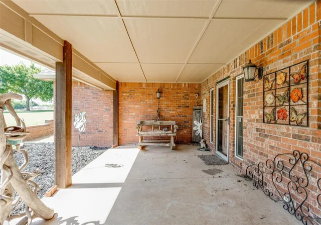 Photo 4 of Single family home for sale at 1901 S Country Clb Rd, Newcastle, OK 73065 | MLS# 1238582 | Listing updated on 2026-07-22