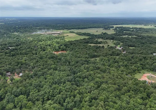 2nd image of 23 Trigger Dr, Norman, OK 74873 | MLS# 1238587