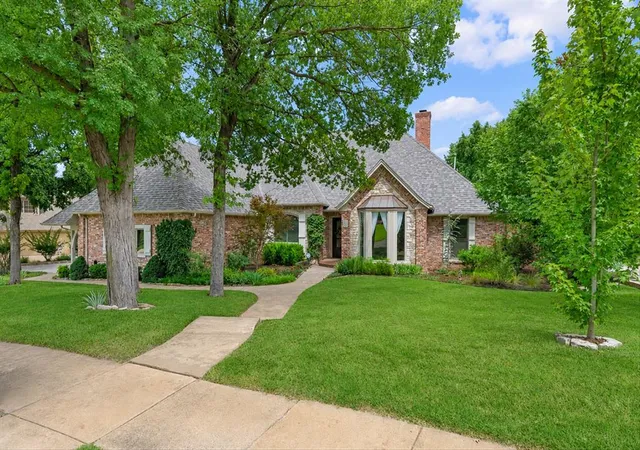 1st image of 2808 Woodland Creek Dr, Edmond, OK 73034 | MLS# 1238604