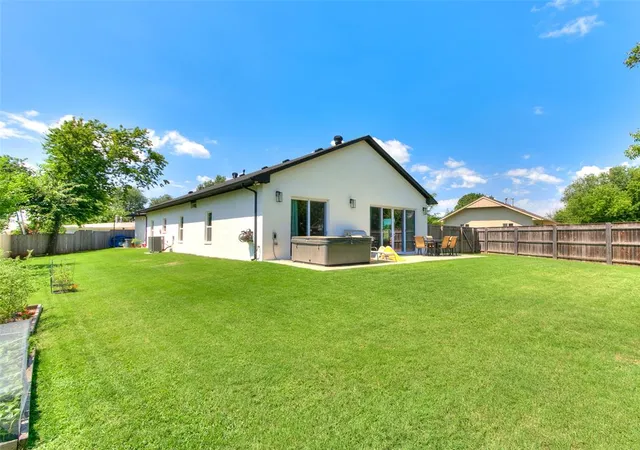 Homes for sale in The Village, OK | 9516 Ridgeview Cir, The Village, OK 73120 | MLS# 1238606