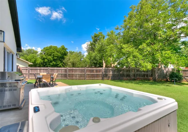 Homes for sale in The Village, OK | 9516 Ridgeview Cir, The Village, OK 73120 | MLS# 1238606