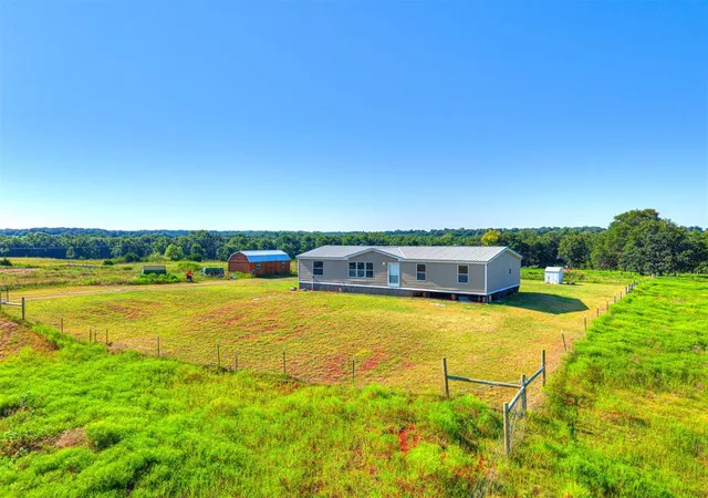 2nd image of 332477 E 850 Rd, Wellston, OK 74881 | MLS# 1238611