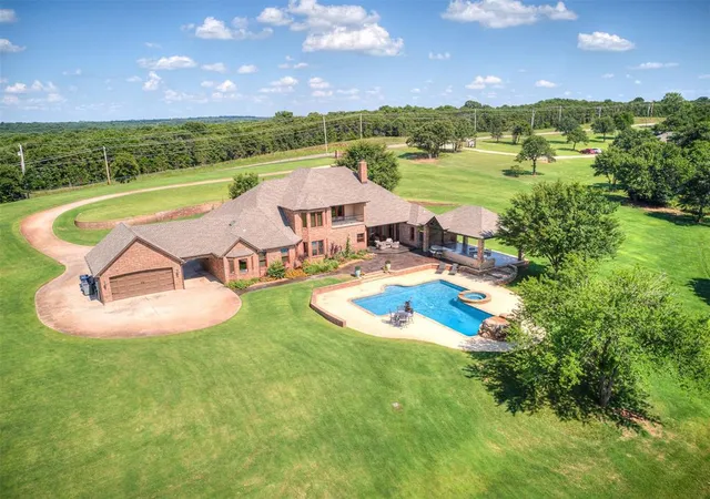 Homes for sale in Newalla, OK | 12801 S Choctaw Rd, Newalla, OK 74857 | MLS# 1238614