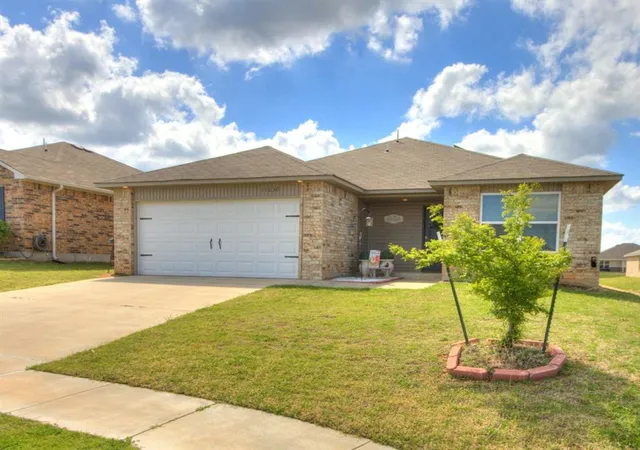 Photo 1 of Single family home for sale at 11036 Nw 94th Street, Yukon, OK 73099 | MLS# 1238617 | Listing updated on 2026-09-17