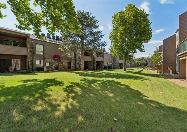 Homes for sale in Oklahoma City, OK | 6000 N Pennsylvania Ave #16, Oklahoma City, OK 73112 | MLS# 1238620