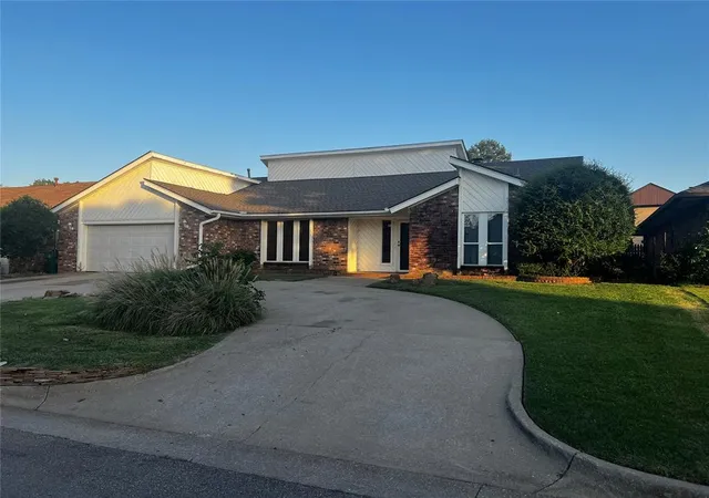 Photo 1 of Single family home for sale at 7230 Nw 105th Terrace, Oklahoma City, OK 73162 | MLS# 1238628 | Listing updated on 2026-08-03