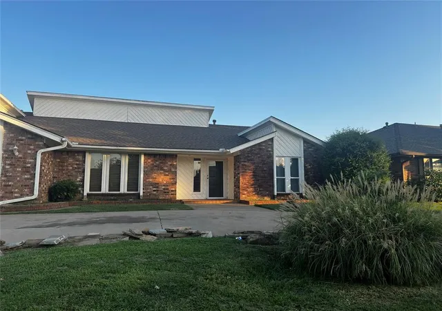 Photo 2 of Single family home for sale at 7230 Nw 105th Terrace, Oklahoma City, OK 73162 | MLS# 1238628 | Listing updated on 2026-08-03