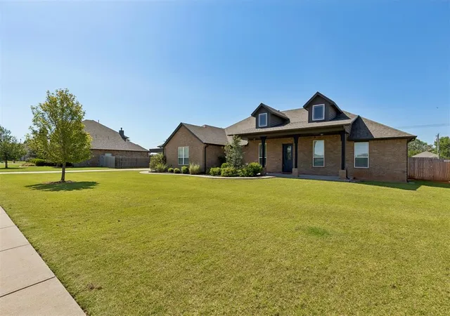 3rd image of 12616 Sw 28Th St, Yukon, OK 73099 | MLS# 1238632