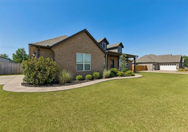 4th image of 12616 Sw 28Th St, Yukon, OK 73099 | MLS# 1238632