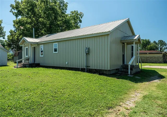 5th image of 708 W Noble St, Drumright, OK 74030 | MLS# 1238635