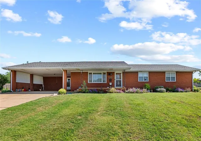 Photo 1 of Single family home for sale at 907 Ella St, Cordell, OK 73632 | MLS# 1238638 | Listing updated on 2026-10-05