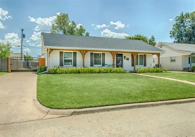 Homes for sale in Oklahoma City, OK | 1512 Barclay Rd, Oklahoma City, OK 73120 | MLS# 1238643