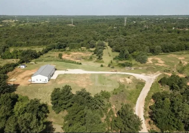 Single family home for sale at 8201 S Hiwassee Rd, Oklahoma City, OK 73150 | MLS# 1238644