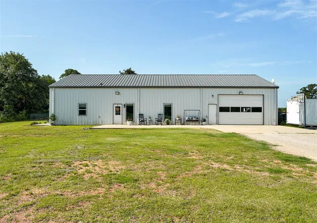 2nd image of 8201 S Hiwassee Rd, Oklahoma City, OK 73150 | MLS# 1238644