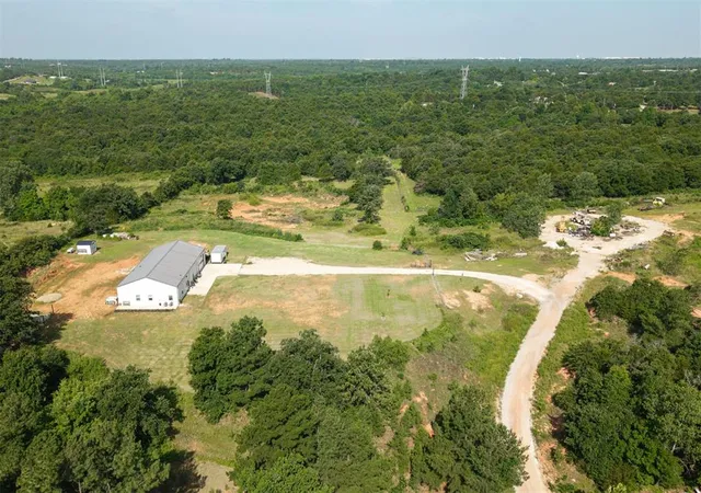 4th image of 8201 S Hiwassee Rd, Oklahoma City, OK 73150 | MLS# 1238644