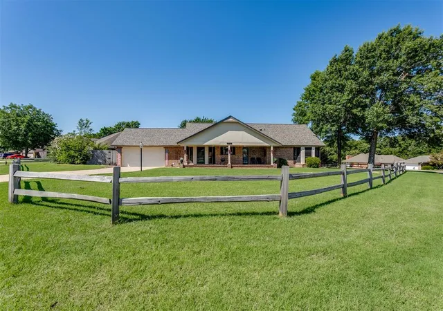 Homes for sale in Tecumseh, OK | 1016 W Washington Cir, Tecumseh, OK 74873 | MLS# 1238663